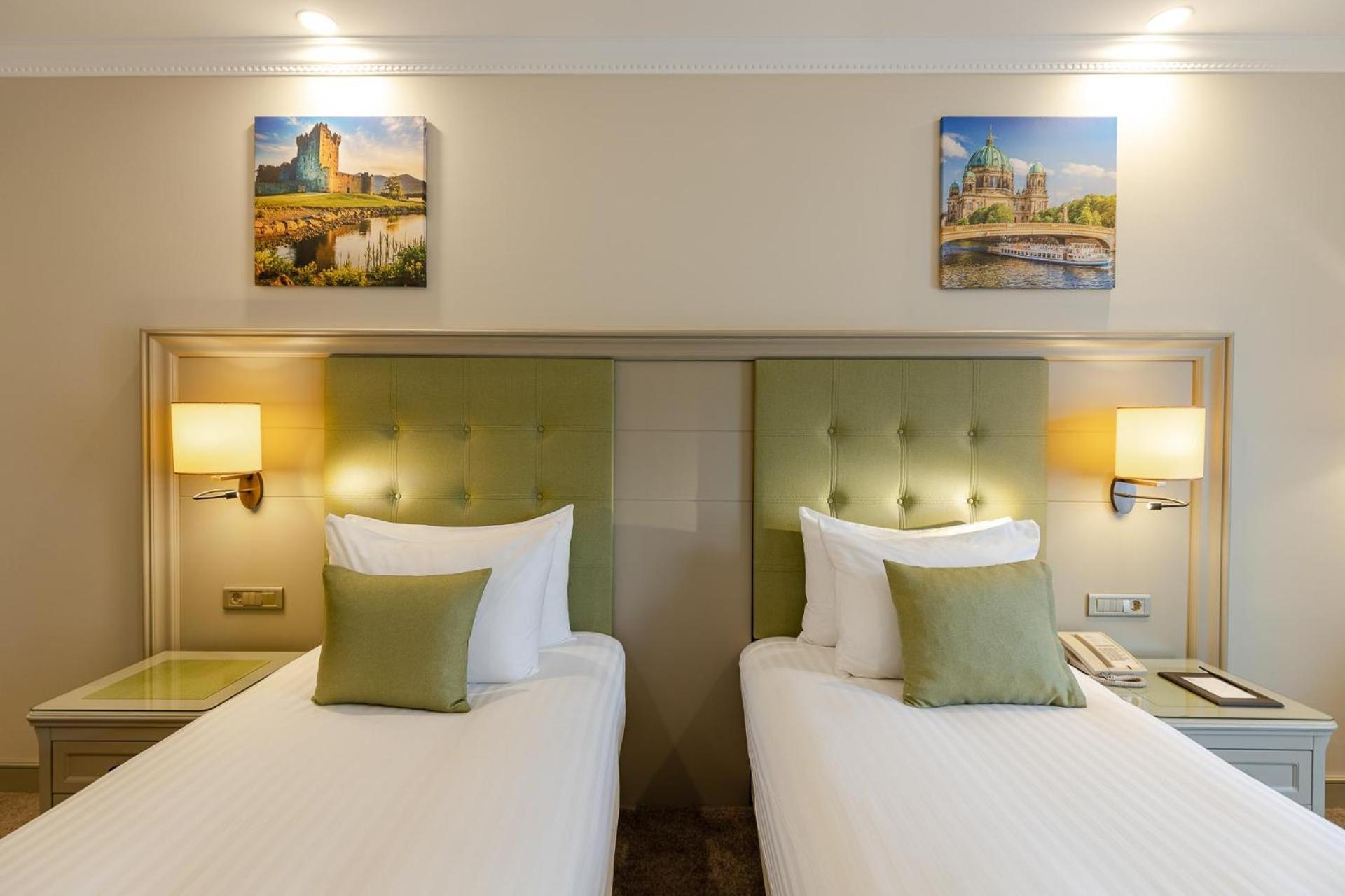 Divan Suites Batoemi Buitenkant foto