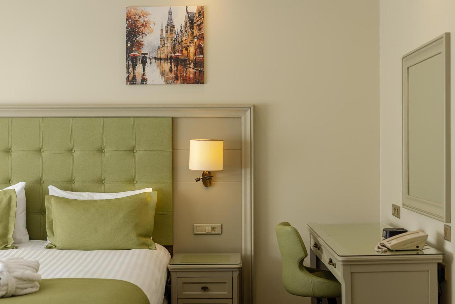 Divan Suites Batoemi Buitenkant foto