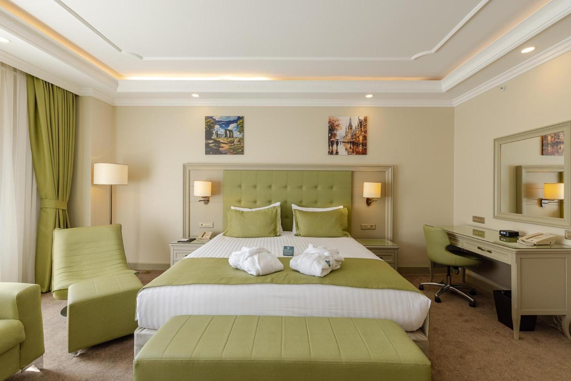 Divan Suites Batoemi Buitenkant foto