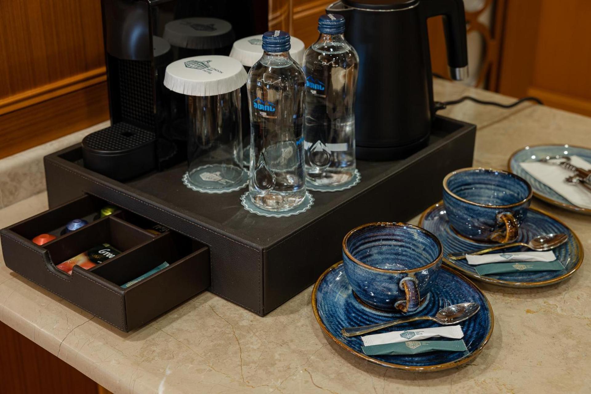 Divan Suites Batoemi Buitenkant foto
