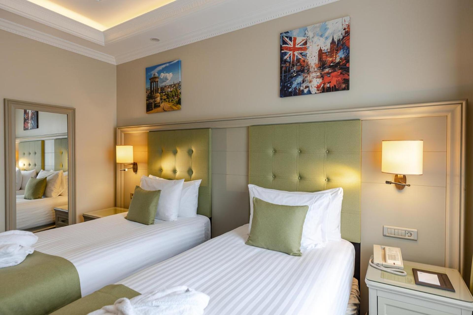 Divan Suites Batoemi Buitenkant foto