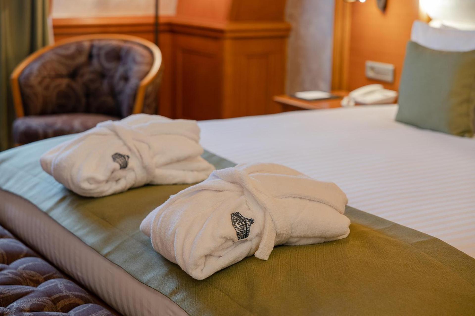 Divan Suites Batoemi Buitenkant foto
