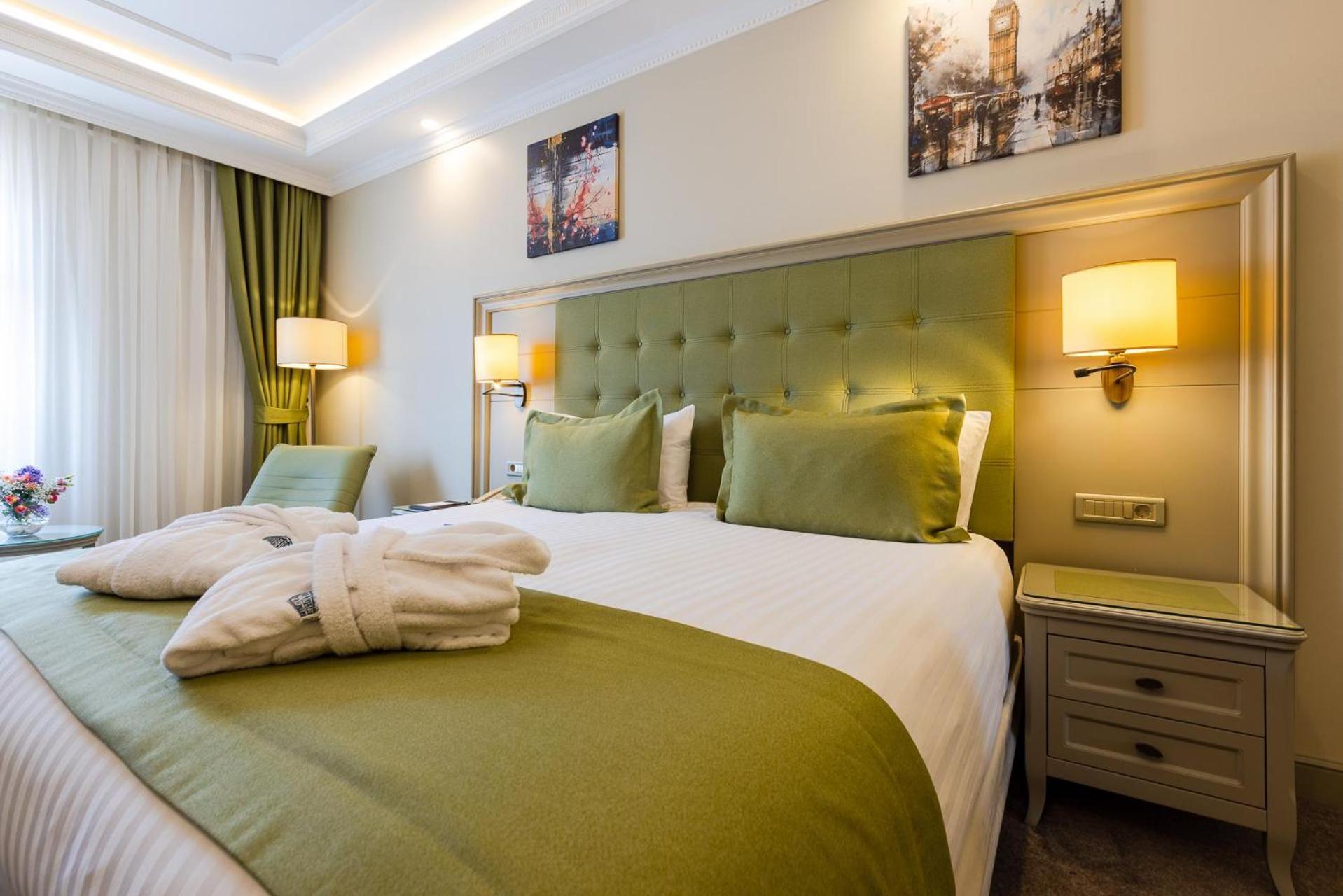 Divan Suites Batoemi Buitenkant foto