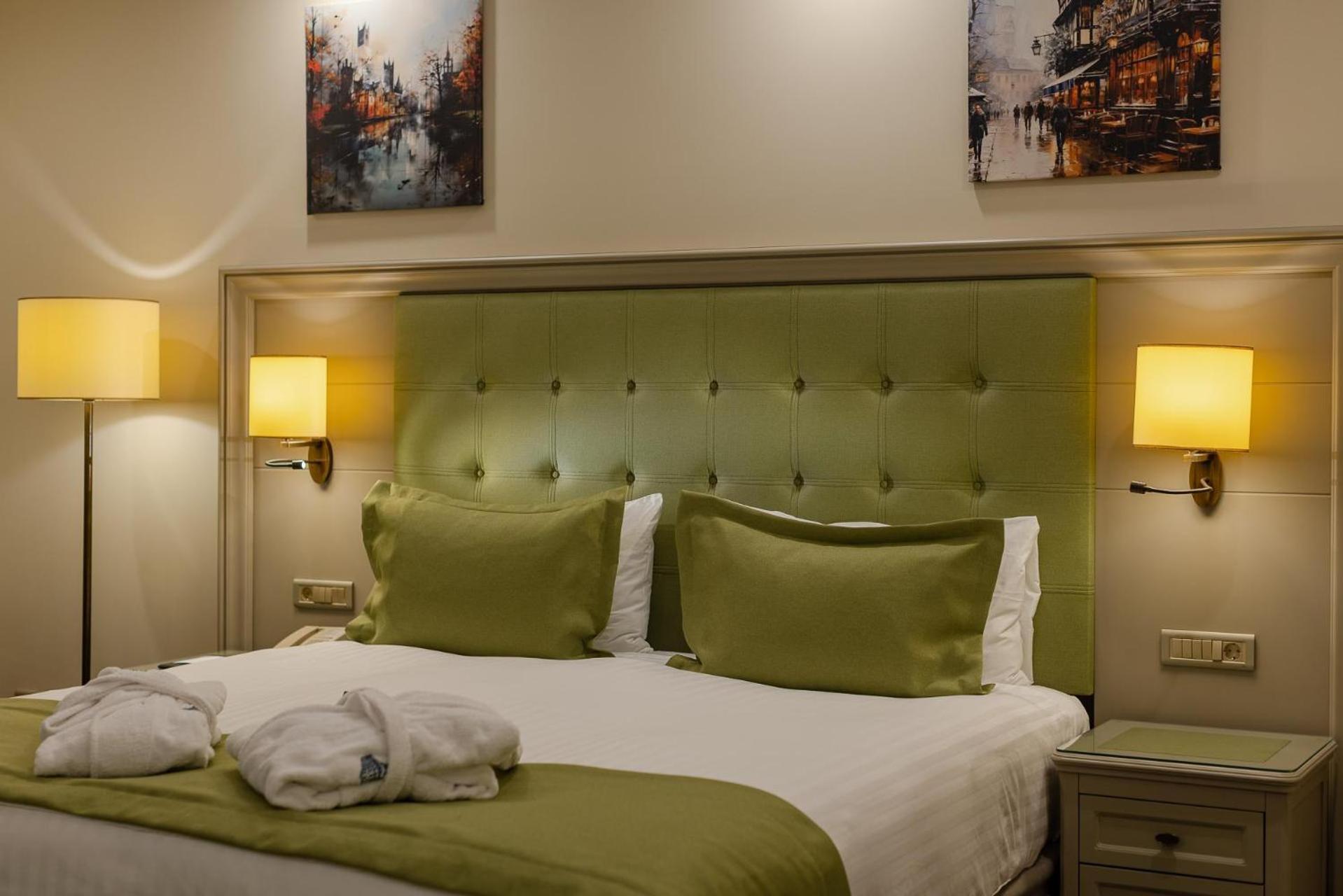 Divan Suites Batoemi Buitenkant foto