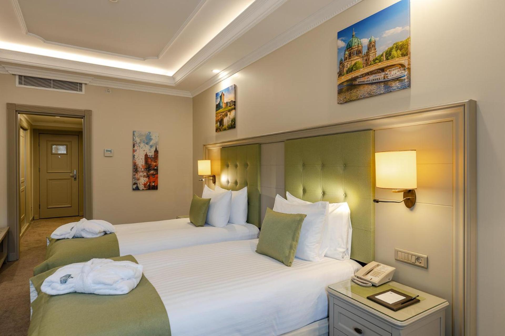 Divan Suites Batoemi Buitenkant foto
