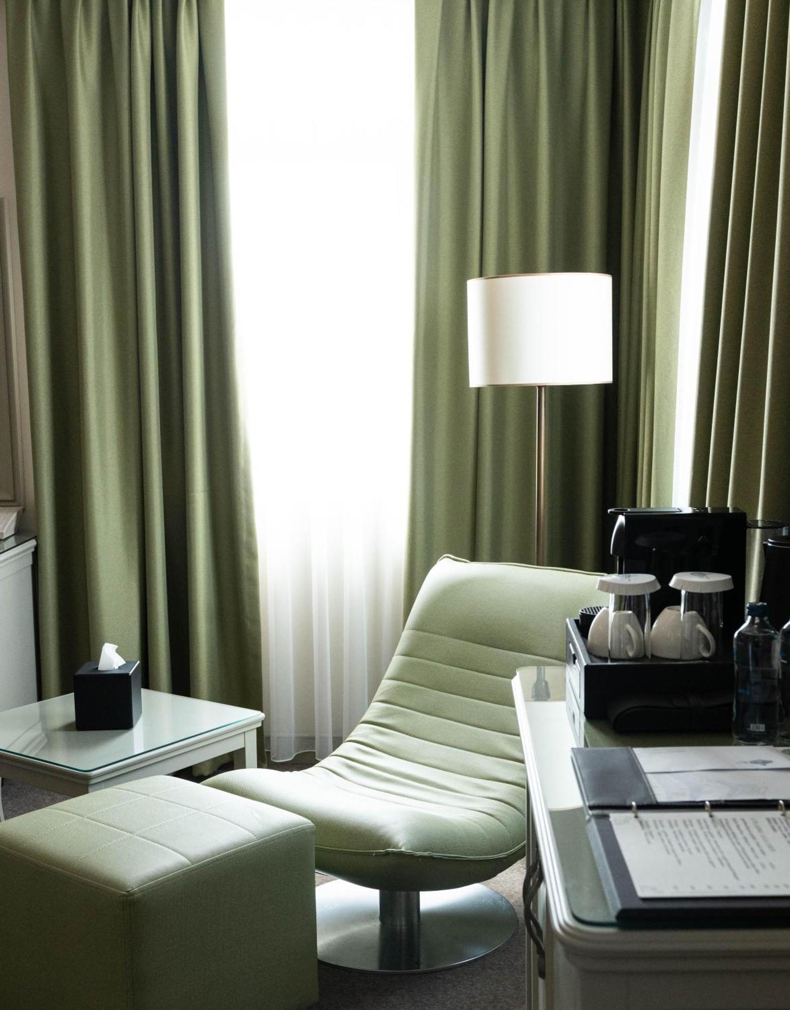 Divan Suites Batoemi Buitenkant foto