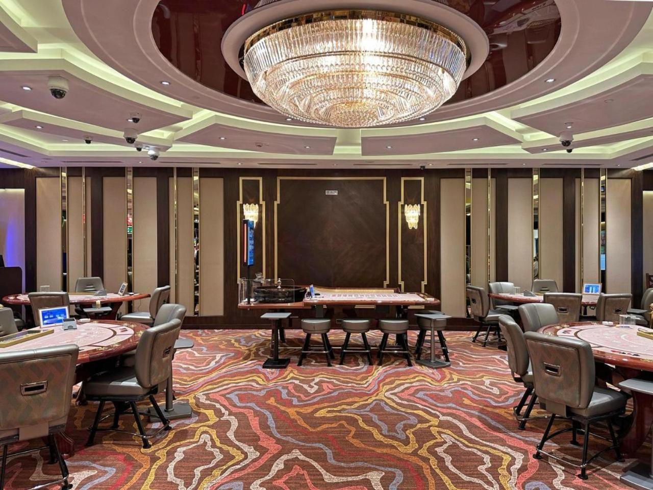 Divan Suites Batoemi Buitenkant foto